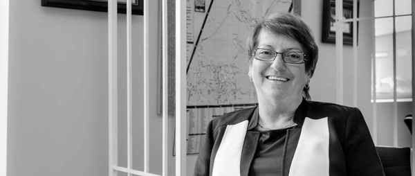 Louise Gallant avoue sans détour qu'elle arrive à Sainte-Sophie «par amour» en 1981. Depuis ce temps, elle y reste pour les m