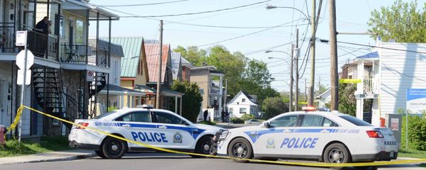Les policiers de Saint-Jérôme ont dû fermer la rue Brière, le 13 mai 2015.