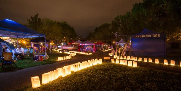 Le Relais pour la vie au parc de la Durantaye, à Saint-Jérôme la nuit du 26 mai 2017.