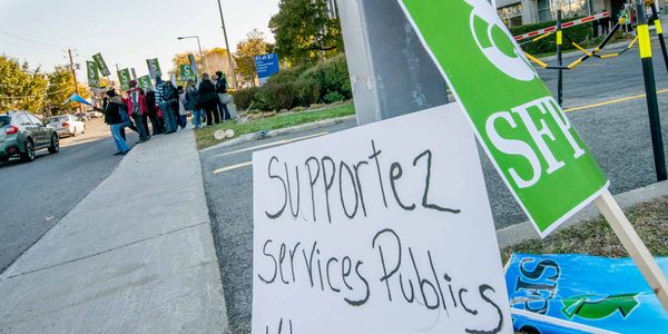 On demandait aux passants de klaxonner, autant sur la rue De Martigny que sur la rue Saint-Georges, devant les édifices du go