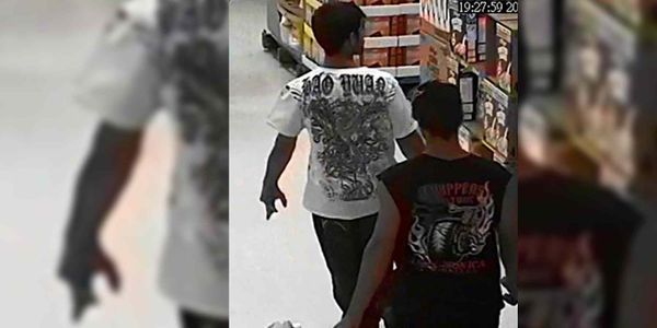 Le soir du 24 septembre, les deux suspects ont quitté le supermarché Maxi avec 48 canettes de bière.