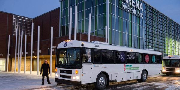 Mihaela et Micheline s'en vont en navette