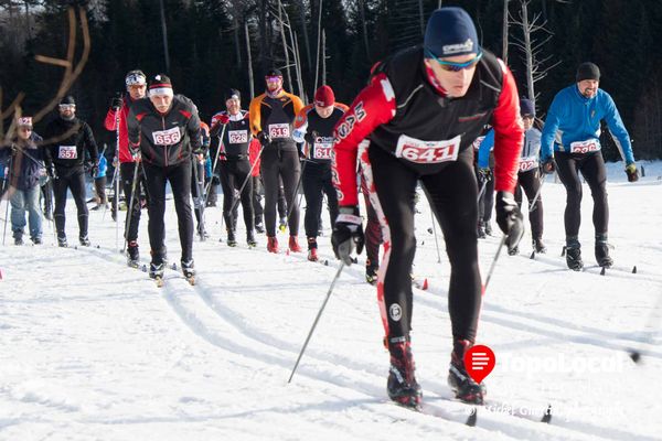 Et c'est un départ pour la boucle de 33 kilomètres pour ceux qui le feront en un peu plus d'une heure 45 minutes. Il y a des