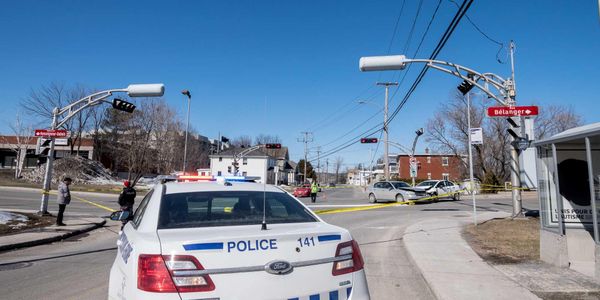 Deux voitures ont eu un accident le dimanche 20 mars 2016, sur la rue Bélanger à Saint-Jérôme.