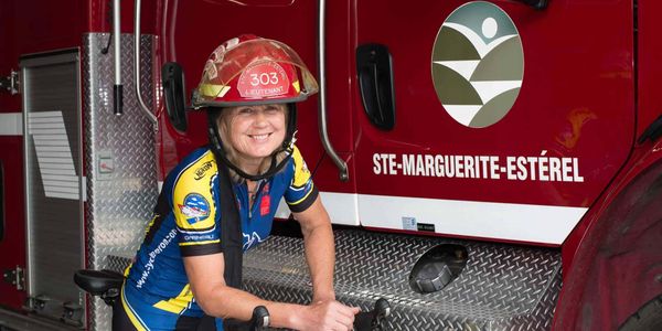 Lieutenant chez les pompiers de Sainte-Marguerite-Estérel, Francine Chaput est prête pour un défi vélo de 5000 kilomètres