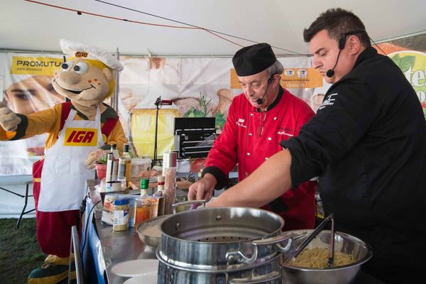 Comme l'an dernier, la Tournée des chefs s'arrête à la Place des citoyens de Sainte-Adèle.