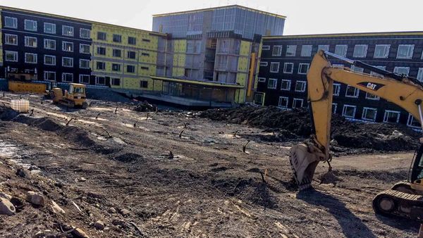 Le nouveau CHSLD de 212 lits à Saint-Jérôme est accessible par la rue Rolland, au nord du boulevard Jean-Baptiste-Rolland. Ph