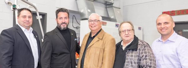 À la caserne de Saint-Hippolyte pour annoncer le service de premiers répondants, on retrouve Stephen Canestrari, directeur de