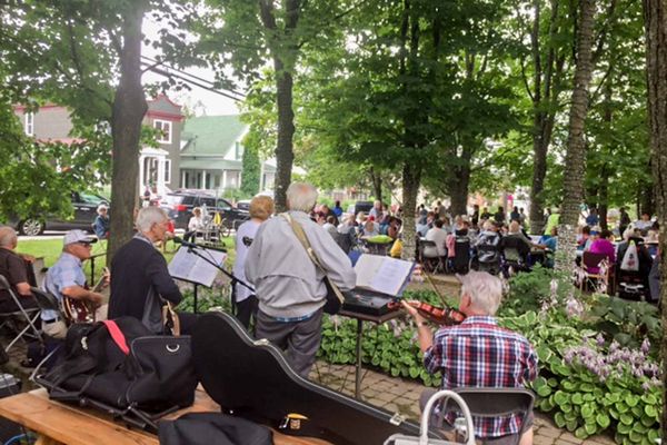 Le CISSS des Laurentides cherche des bénévoles pour les hôpitaux et les centres d'hébergement