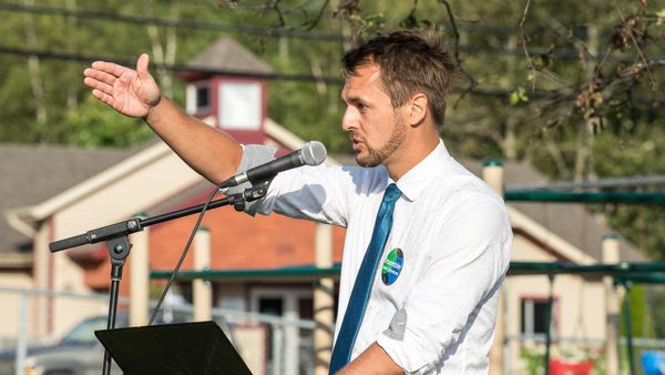 Xavier-Antoine Lalande somme Jean Dumais de rembourser tous les frais de cour