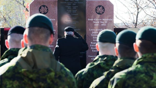 Quelques moments de silence, un 11 novembre à Saint-Jérôme