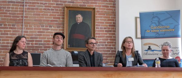 Linda Rivest, directrice générale de la Société d'histoire de la Rivière-du-Nord(SHRN), Vincent Leclerc et Gilles Desjardins