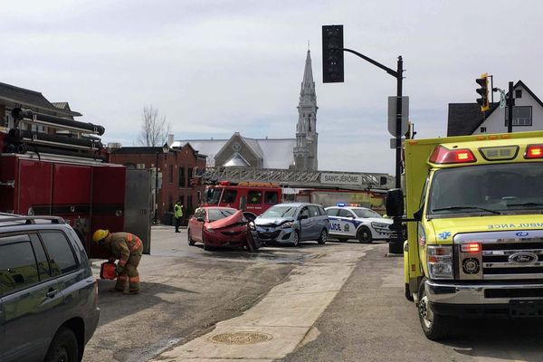 Accident en haut de la côte au centre-ville de Saint-Jérôme