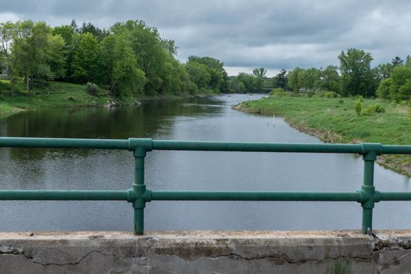 Vue de la rivière du Nord, à partir du barrage de la centrale électroque abandonnée, le 30 mai 2017.