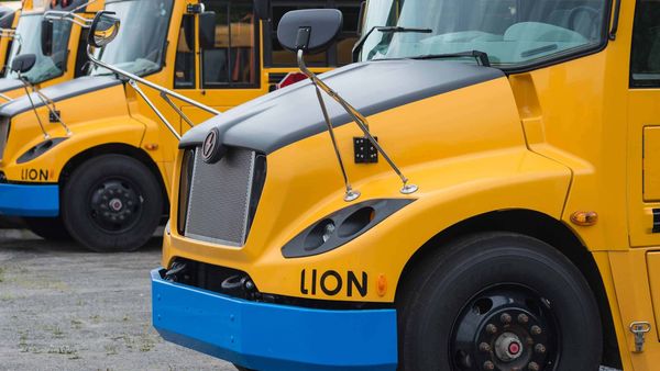 Lion vend 200 autobus électriques en Californie