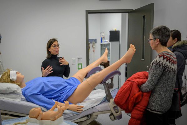 Les futures infirmières apprennent leur métier sur des patients robots