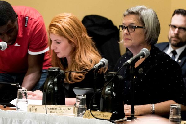 L'usage des billets de réception destinés aux élus du conseil municipal de Saint-Jérôme est questionné par Johanne Dicaire