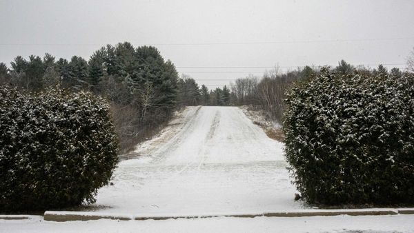 Nouveaux anneaux de glace, retour de la glissade au parc des Hauteurs et personnages lumineux à la nuit tombée à Saint-Jérôme pour décembre
