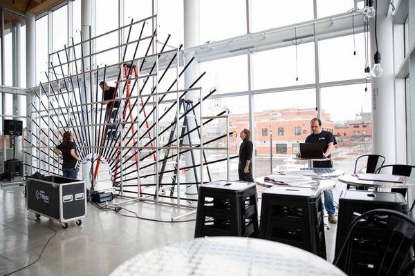 Derrière le nouvel arc-en-ciel du Théâtre Gilles-Vigneault