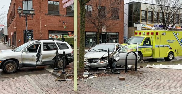 Accident au centre-ville de Saint-Jérôme, blessures légères