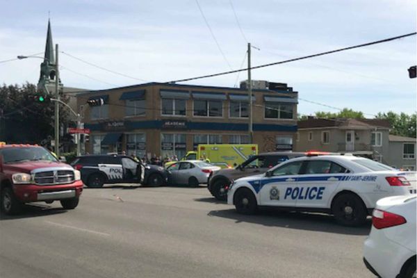 Un véhicule de la police impliqué dans un accident, coin Labelle et Lajeunesse à Saint-Jérôme