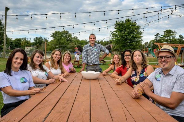 Le maire Xavier-Antoine Lalande veut continuer le travail à Saint-Colomban, avec une équipe agrandie