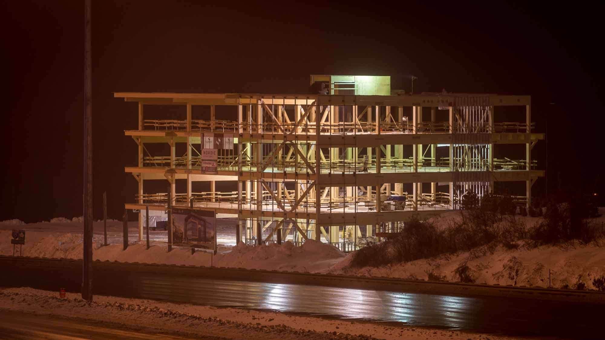 Le chantier de la Tour Saint-Jérôme en janvier 2017. C'est sur le terrain voisin qu'on aménagerait un autre édifice pour le laboratoire d'imagerie médicale.