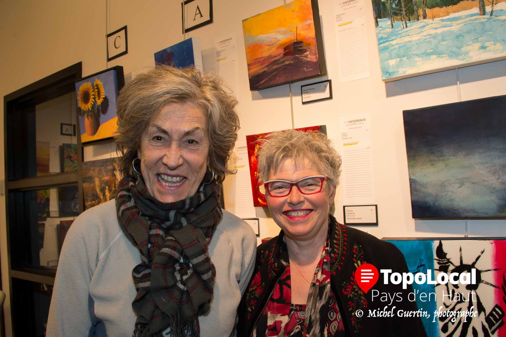 L'artiste peintre Renée Noreau a beaucoup apprécié les différentes oeuvres exposées en compagnie de Suzanne Laverdière