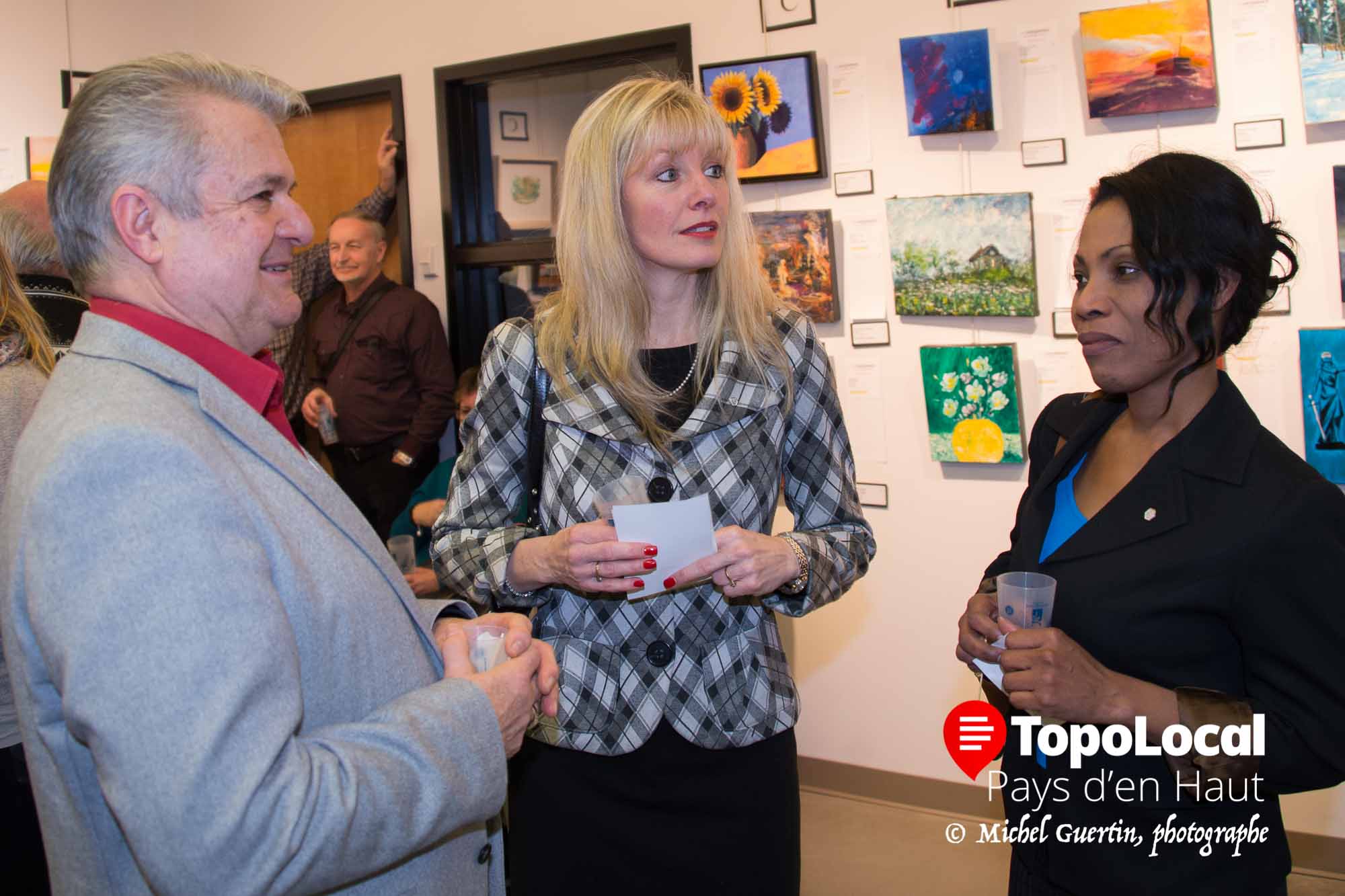 La caisse des jardins des Pays d'en haut était présente à cet événement majeur. On y reconnaît Jean Beauchamp, président du CA de la Caisse accompagné de Johanne Roy et Mirlande Rigin