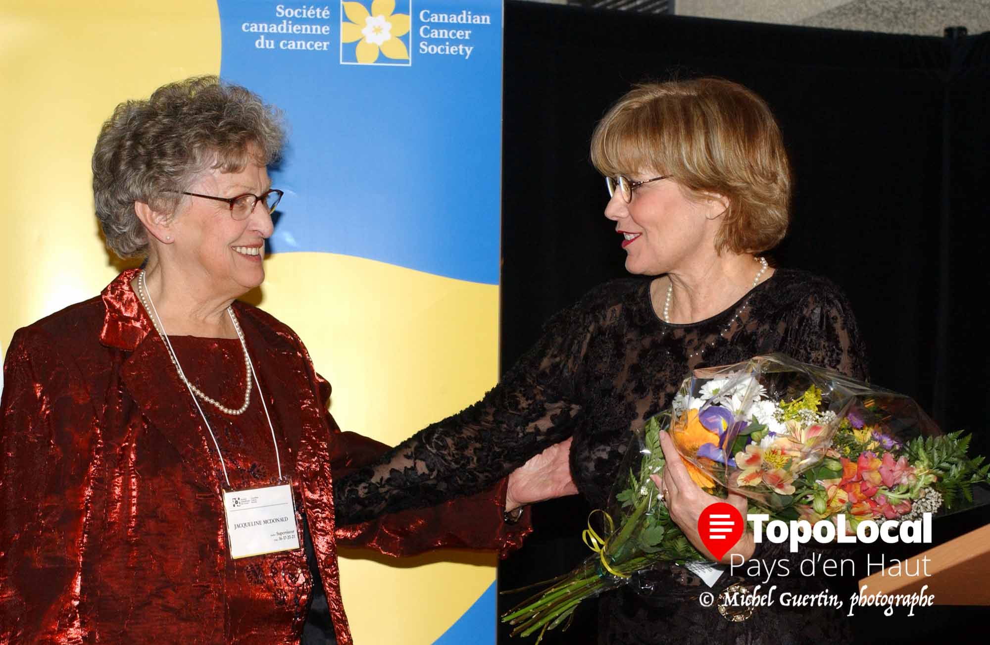 En 2002, alors qu'elle s'était occupée très activement de la Société Canadienne du Cancer en compagnie de Liliane Bruneau.