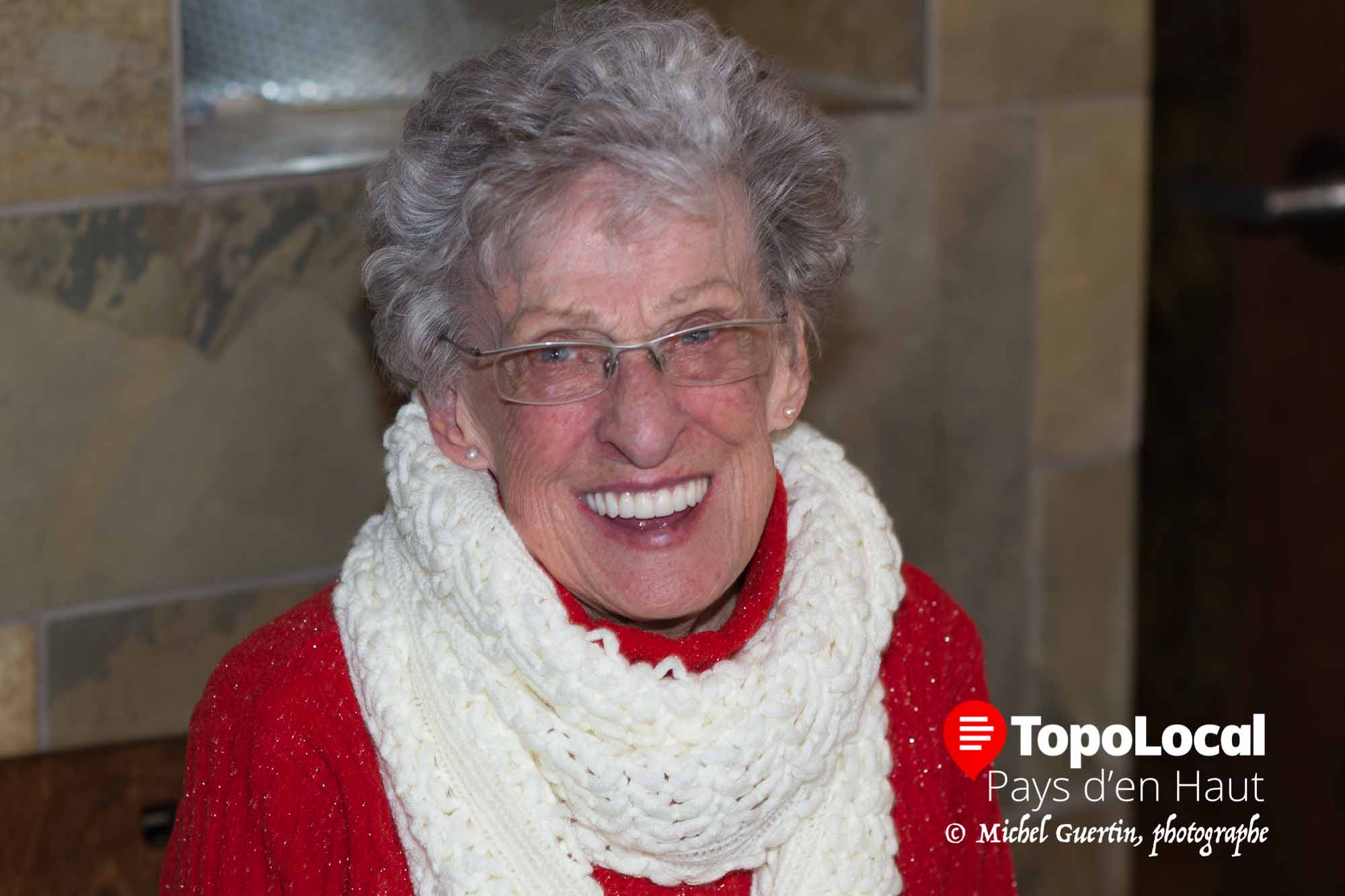 Madame McDonald, votre merveilleux sourire sera toujours imprégné dans le coeur des nombreuses personnes que vous avez rencontré et aidé tout au long de votre vie. Merci pour votre chaleur humaine.