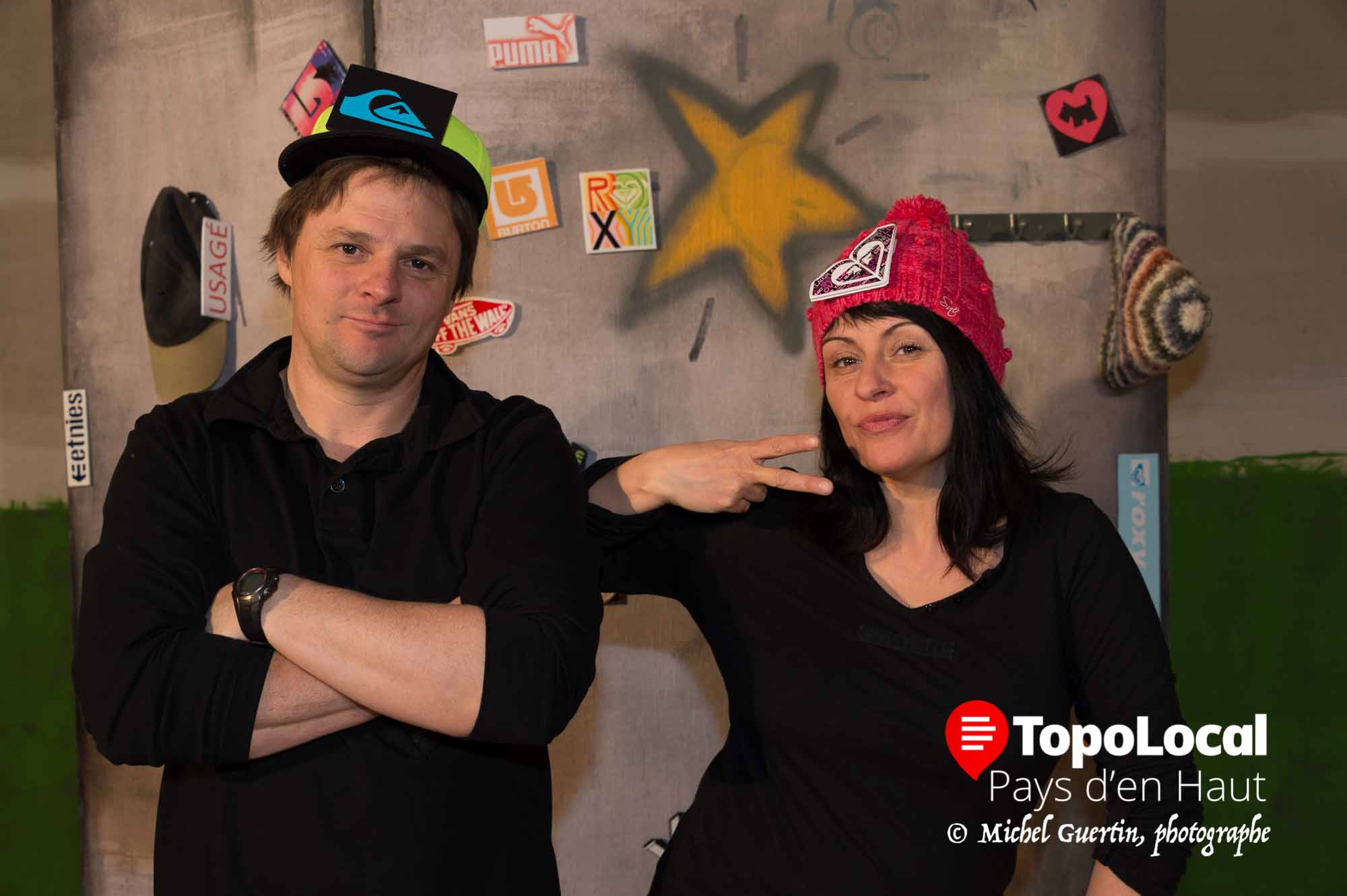 Jean-François Gascon et Anne-Sylvie Gosselin, les deux acteurs de la pièce Une étiquette ça colle, ont fait comprendre aux jeunes de 2ième et 3ième cycle du primaire les dangers des préjugés envers la pauvreté.