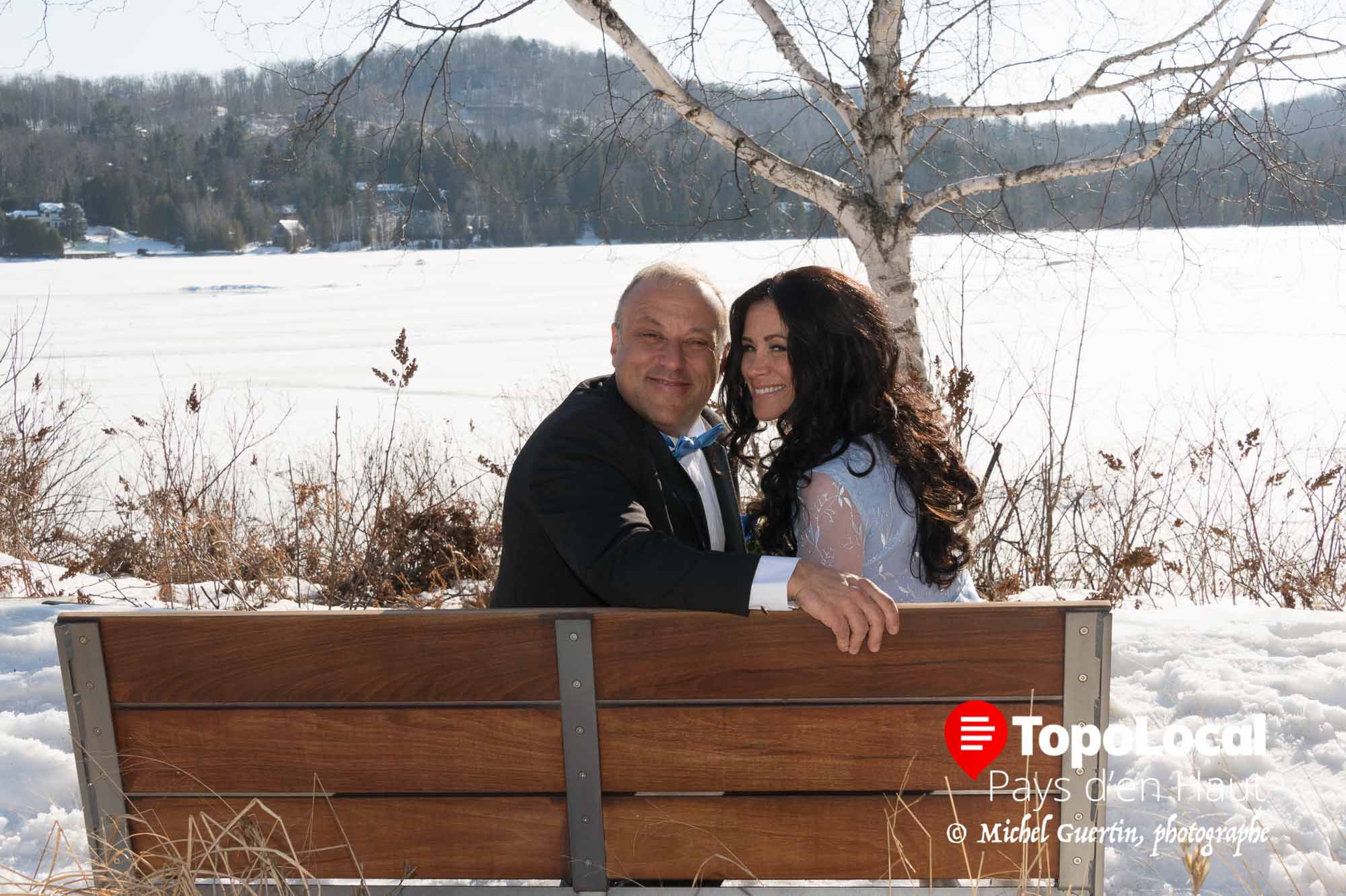 C'est à Pâques que David Lemoine et Sandra Mongeau ont décidé d'officialiser leur engagement en se mariant. Amis et parenté ont beaucoup apprécié le caractère intime de la chapelle anglicane du Chemin Chantecler et la réception au Adèle Bistro qui a suivi le mariage. Il semblerait que l'on a "nocé" assez tard. Félicitations à vous deux.