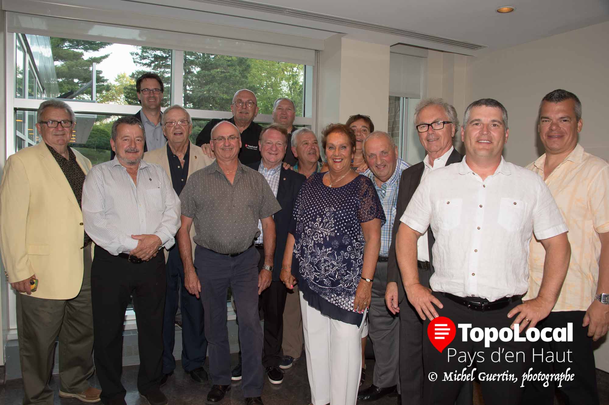 plusieurs anciens présidents du Club Optimiste de Sainte-Adèle étaient présent à l'école Hôtelière des Laurentides pour le souper gastronomique des anciens présidents. Sur la photo on reconnaît: Camille Labelle, Gilles Vincent, Éric Marin ( prochain président ), Michel Guèvremont, Jean-Paul Sauriol, Michel Guertin, Robert Milot, Francois Larose, Jean-Claude Patrice, Hélène Desjardins, Carole Trahan, Denis Aubuchon, Guy Joncas, Stéphane Baril et Pascal Buda.