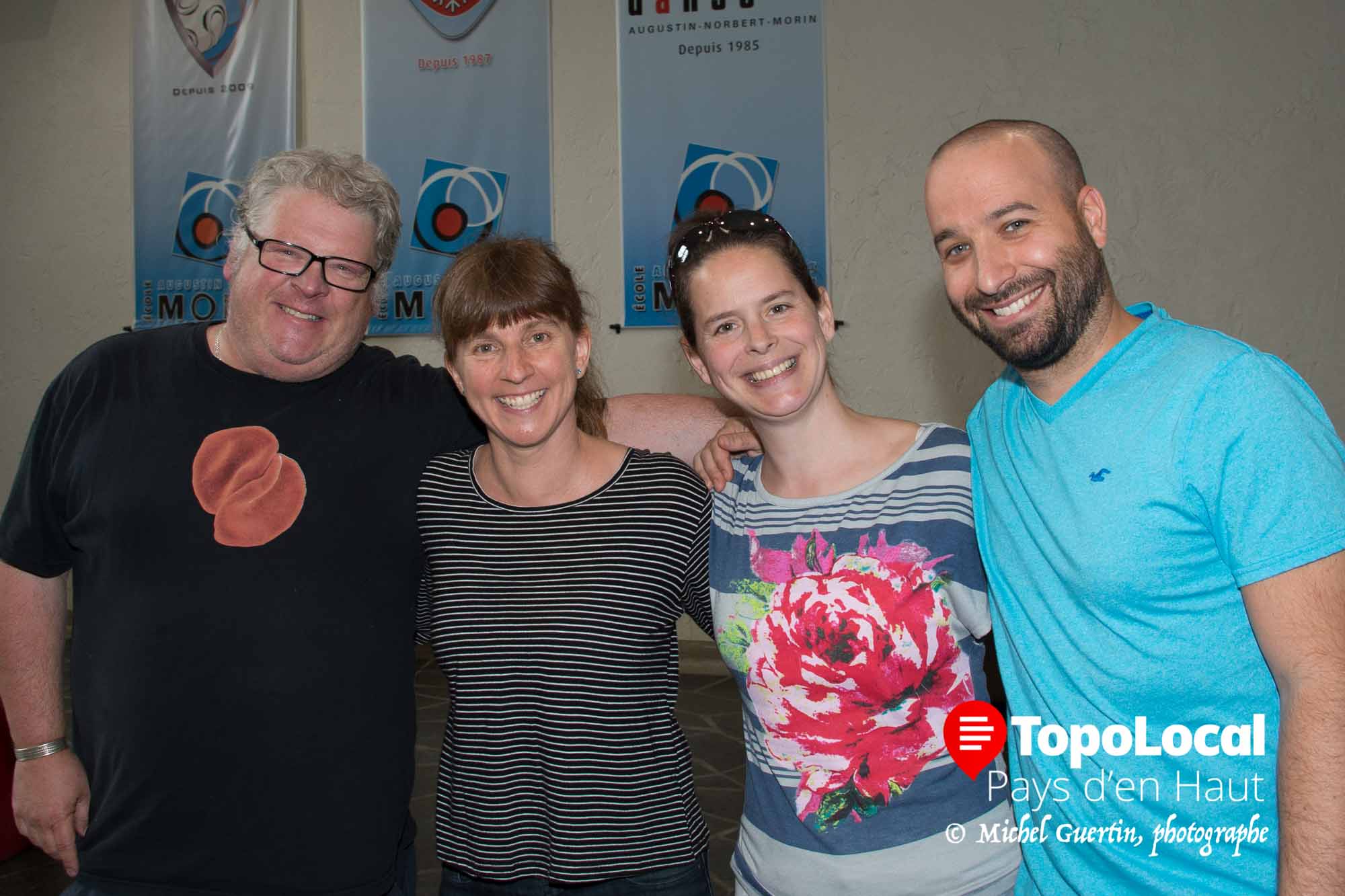 Voici les quatre enseignants qui accompagneront ce joyeux groupe. Il s'agit de Jean Doré, Isabelle Girard, Julie Martel et Mathieu Roy.