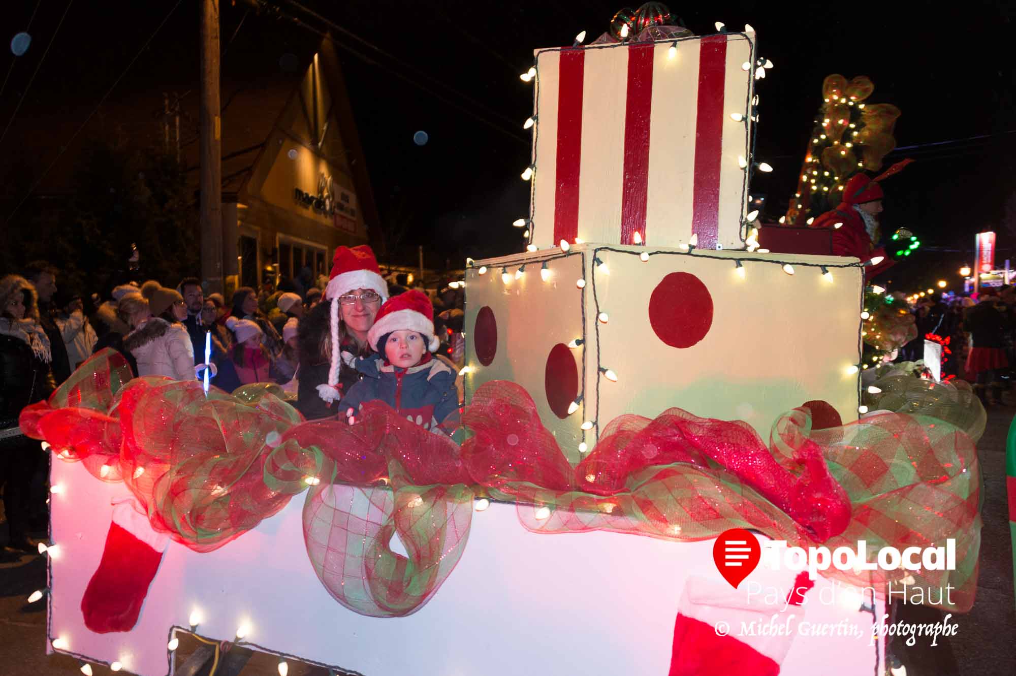 20161203-saint-sauveur-chambre-commerce-parade-pere-noel