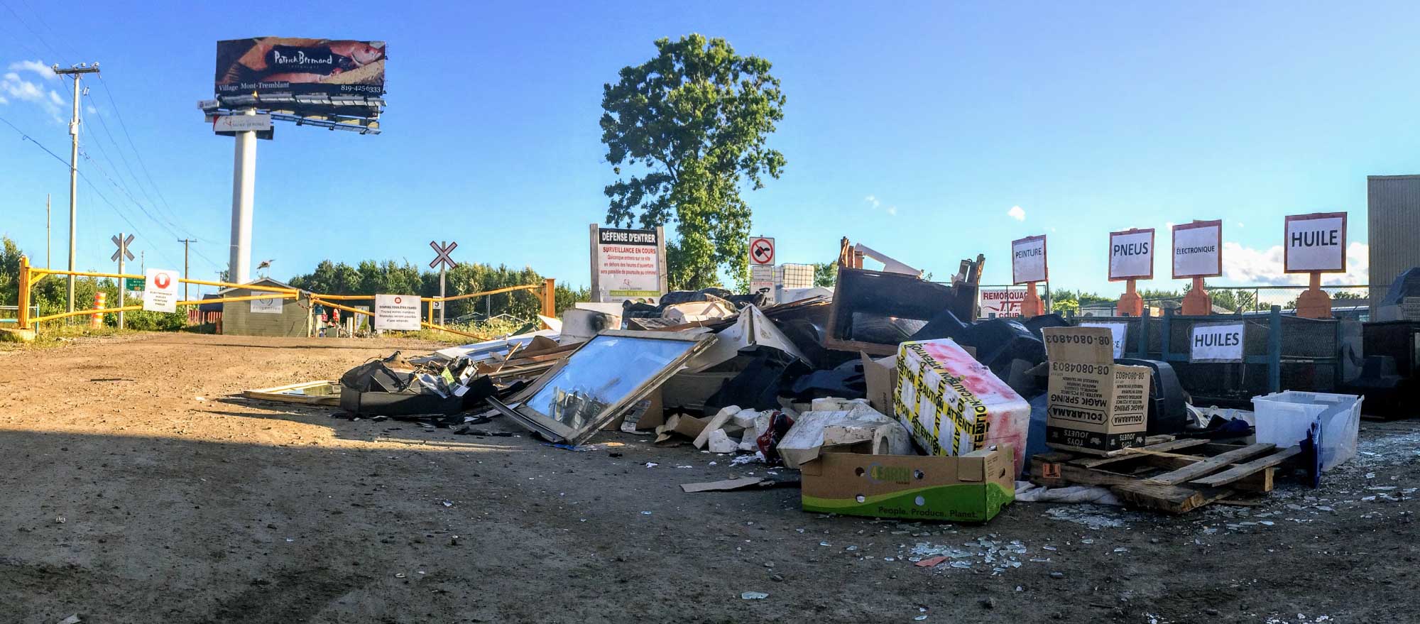 En août 2015, un mardi soir, alors que les «matières» n'avaient encore que quelques dizaines de mètres à faire avant d'être prises en charge et abandonnées par leurs anciens propriétaires.
