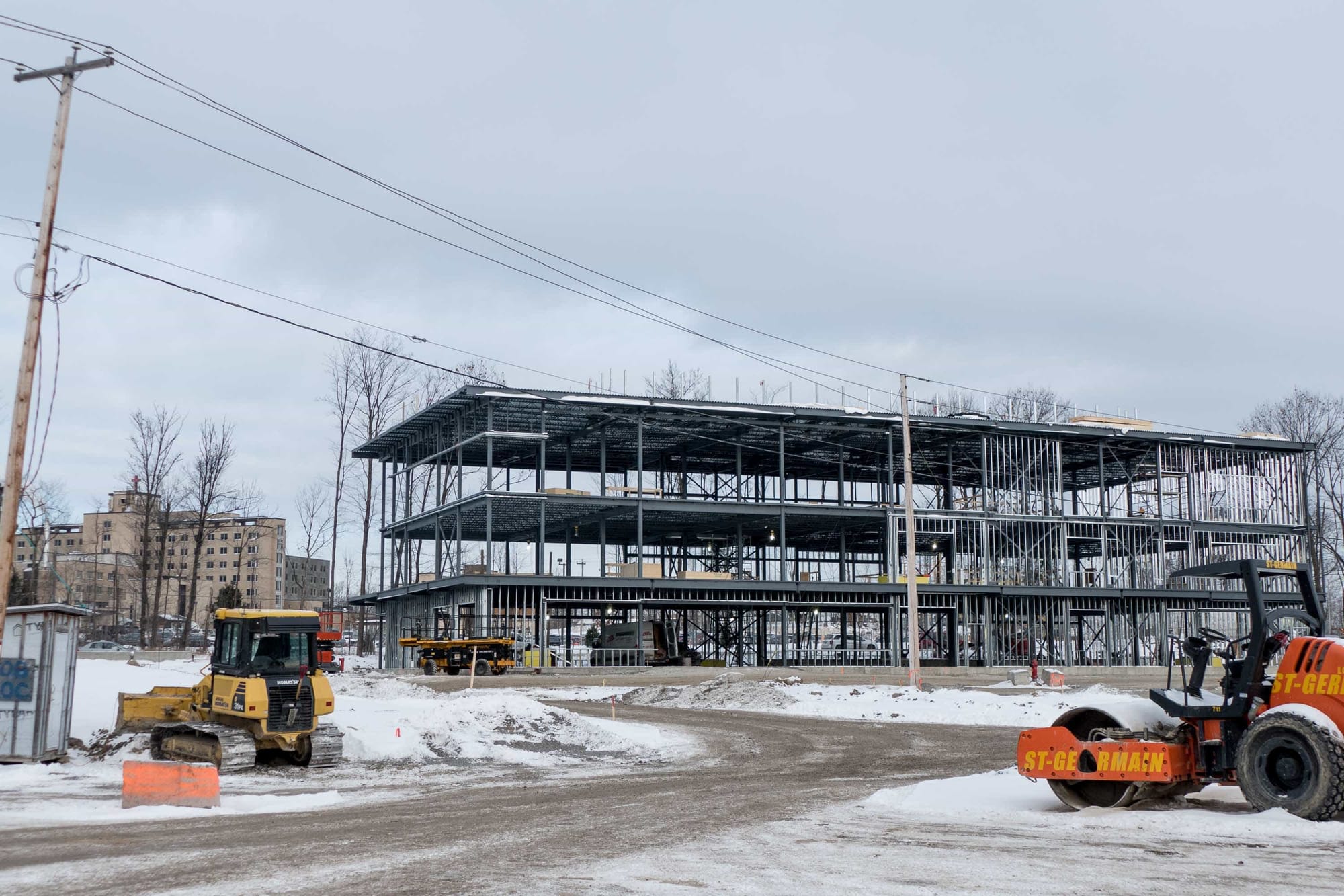 La structure qui devait accueillir le laboratoire d'imagerie médicale offrira aussi d'autres services médicaux, en bordure du boulevard J.-B.-Rolland et voisine de l'hôpital.