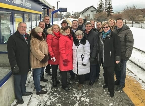 Des maires et députés de la région étaient présents lors de l’annonce faite par la députée fédérale de Rivière-des-Mille-Îles, Linda Lapointe, le député fédéral de Thérèse-De-Blainville, Ramez Ayoub, la ministre des Relations internationales et de la Francophonie et ministre responsable de la région des Laurentides, Christine Saint-Pierre, et le député d’Argenteuil, Yves Saint-Denis.