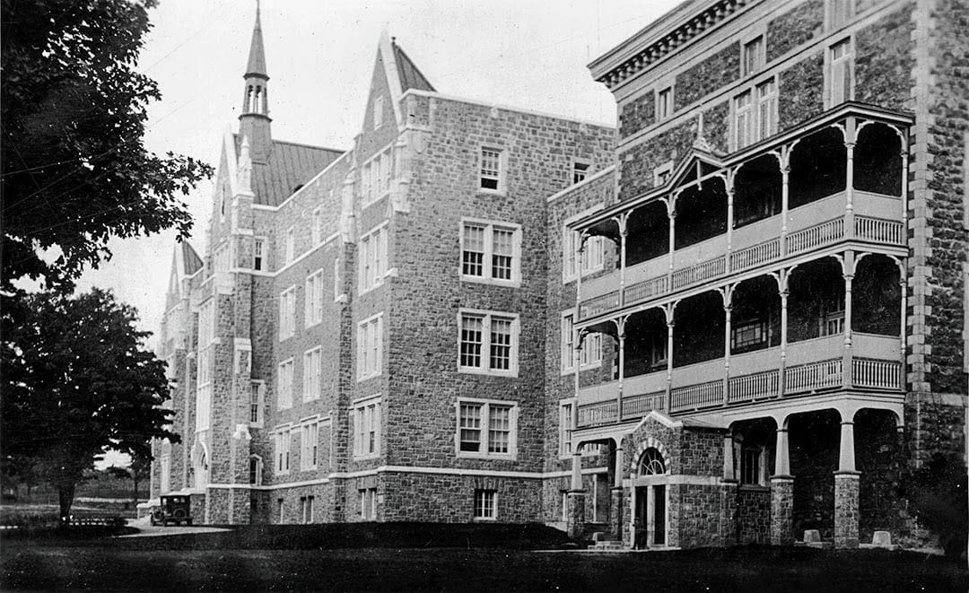 L'École normale a bien changé maintenant qu'il s'agit du Cégep de Saint-Jérôme.