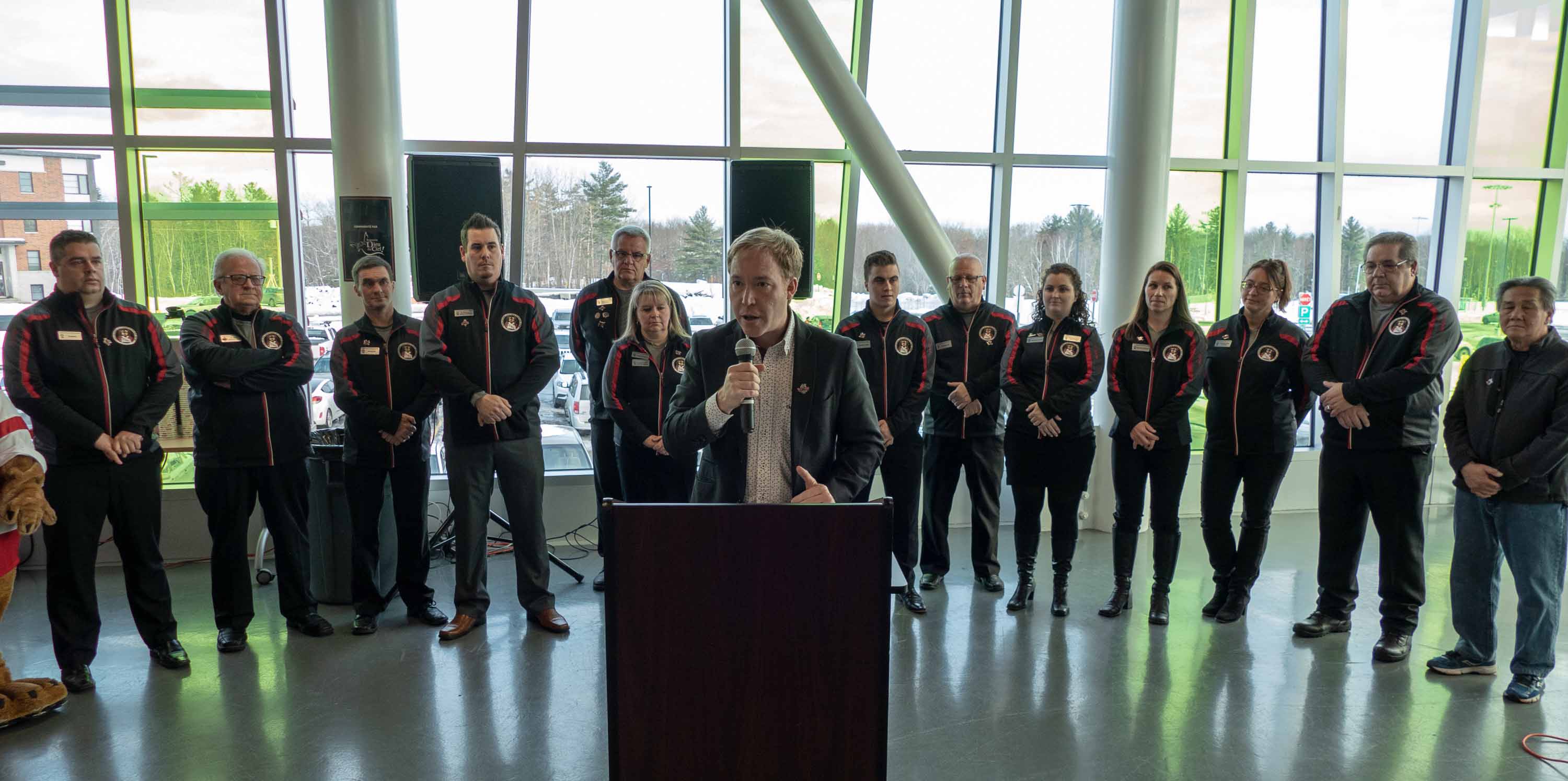 Nouveau député de Saint-Jérôme, Youri Chassin a tenu à saluer les bénévoles.