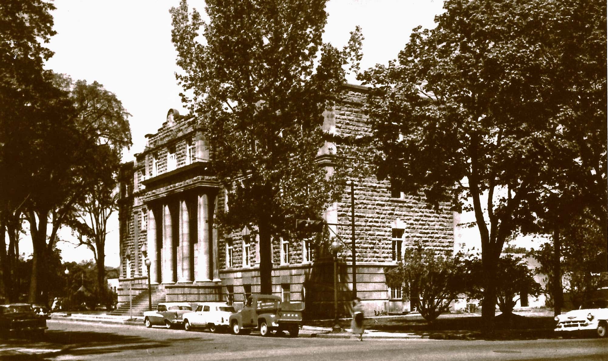 Le Vieux-Palais, à l'époque où c'était simplement le Palais, au sens de Palais de justice.