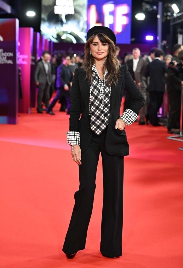 Penélope Cruz Is Starring in "Newsies"!