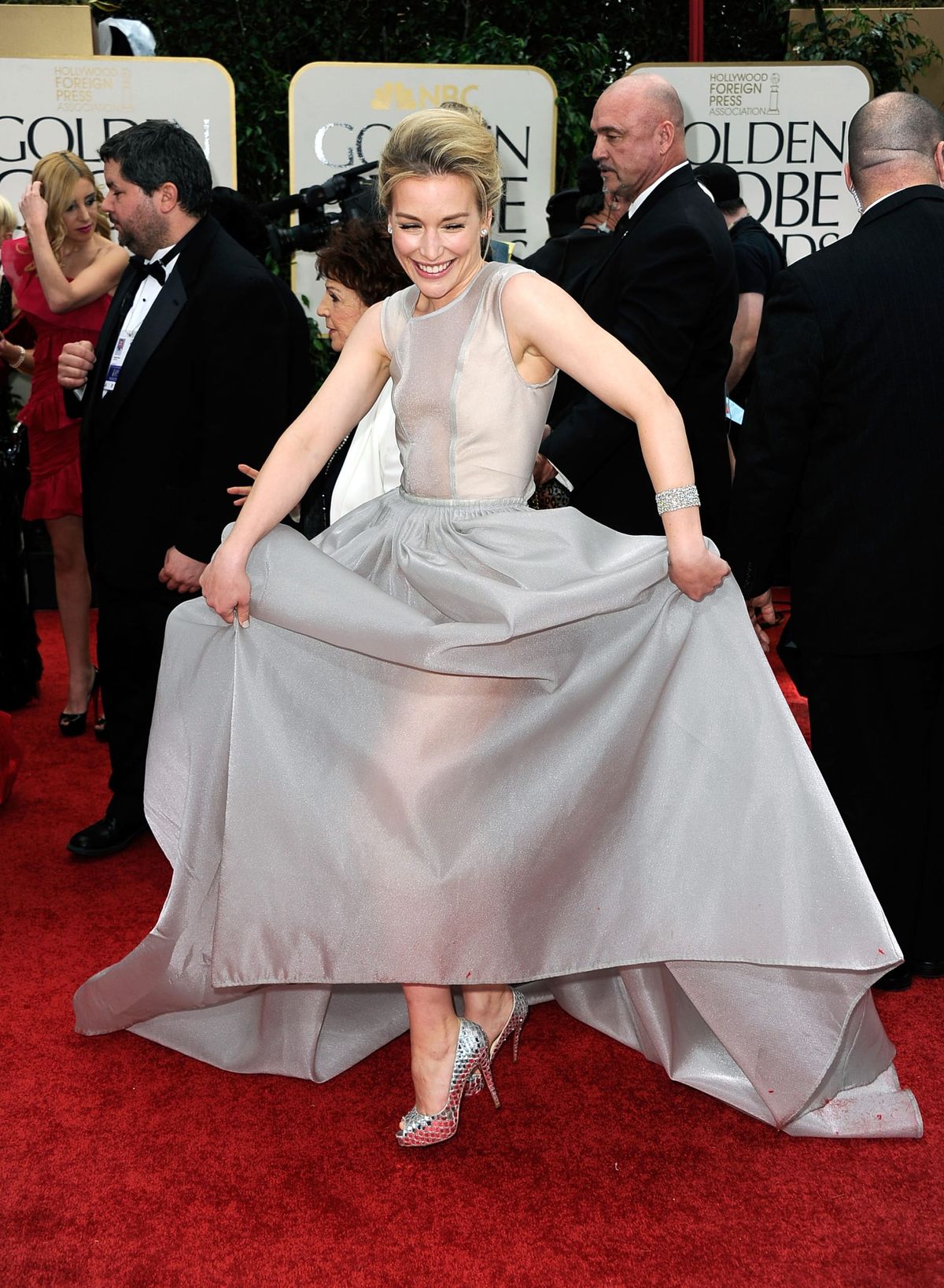 Golden Globes Fug Carpet: Piper Perabo