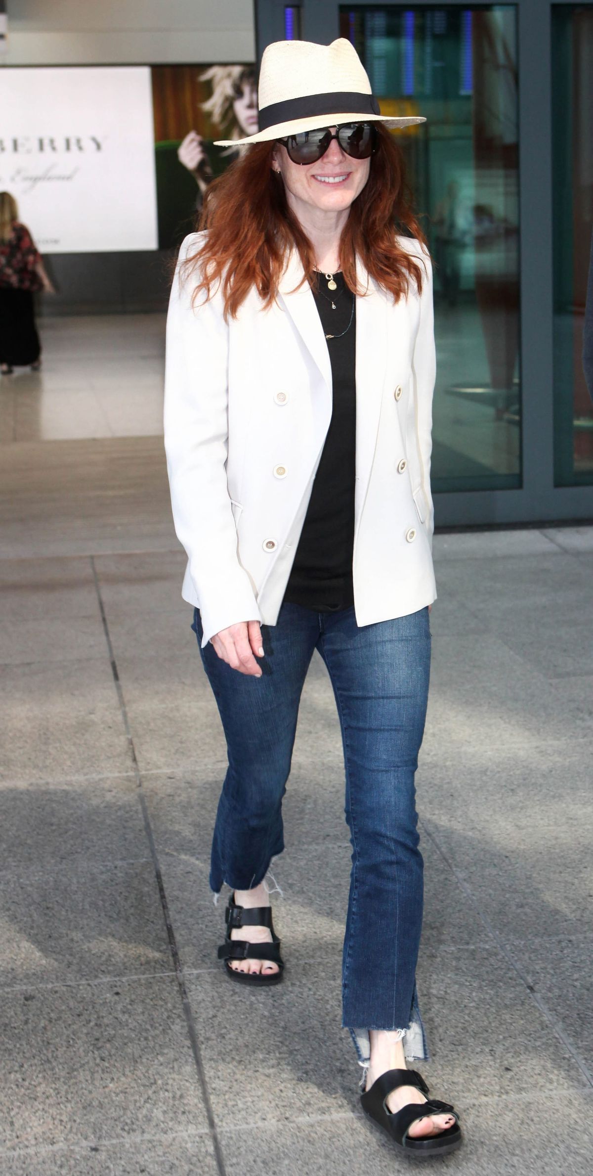 Fugs and Fabs: Celebs at the Airport, Again
