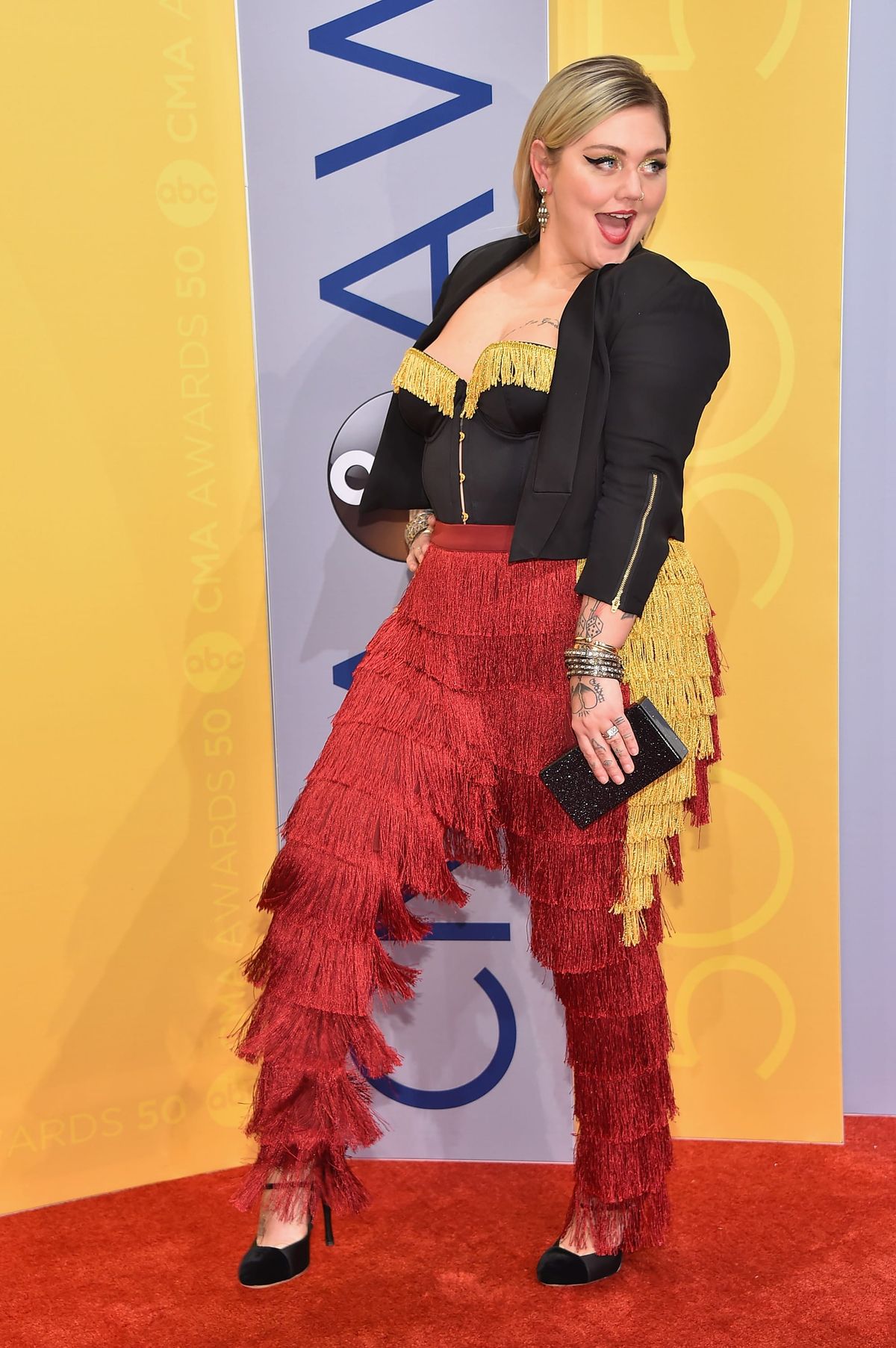 Hilariously WTF: Elle King at the CMAs