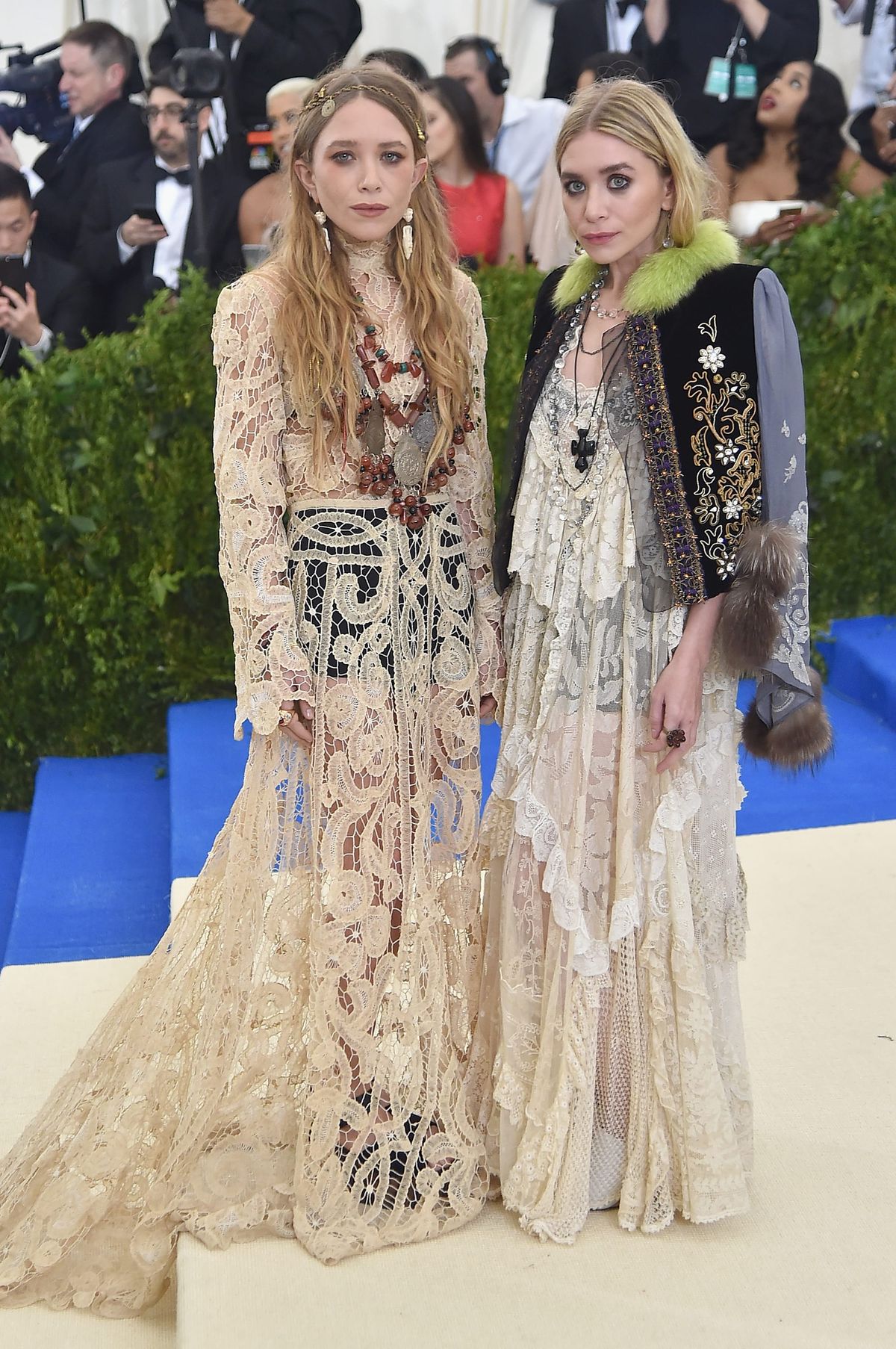 The Olsen Twins Resurfaced Looking Like Olsen Twin Impersonators