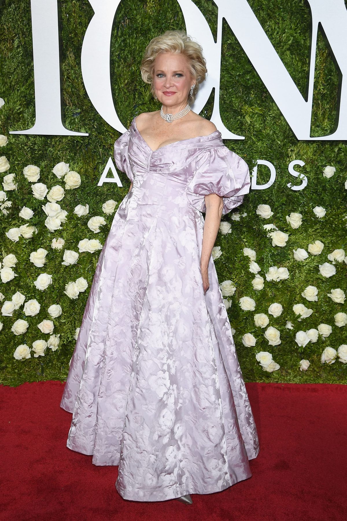 Drinks With Broads Has a Mini-Meeting at the Tonys