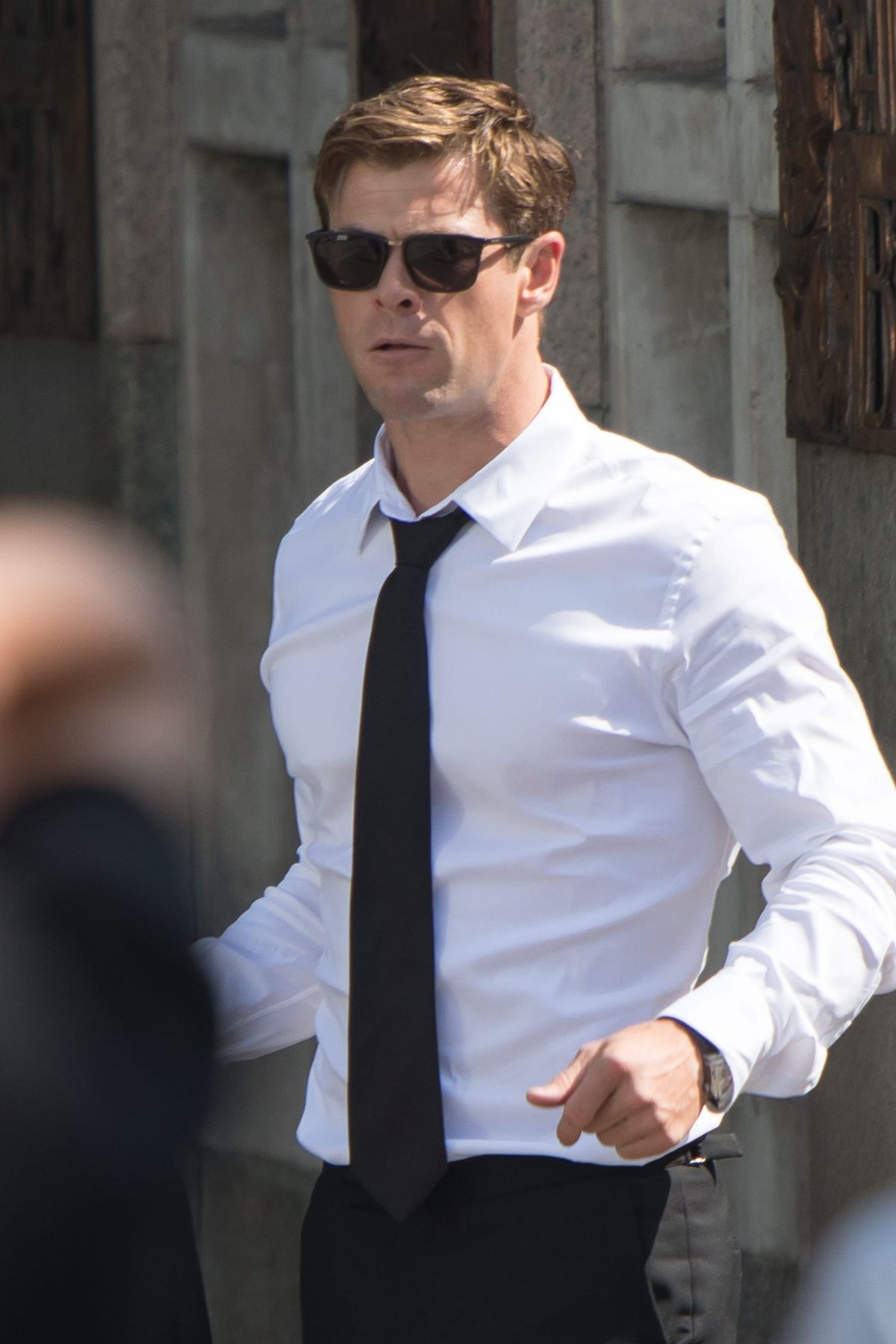 Your Afternoon Man: Chris Hemsworth is a Man in Black
