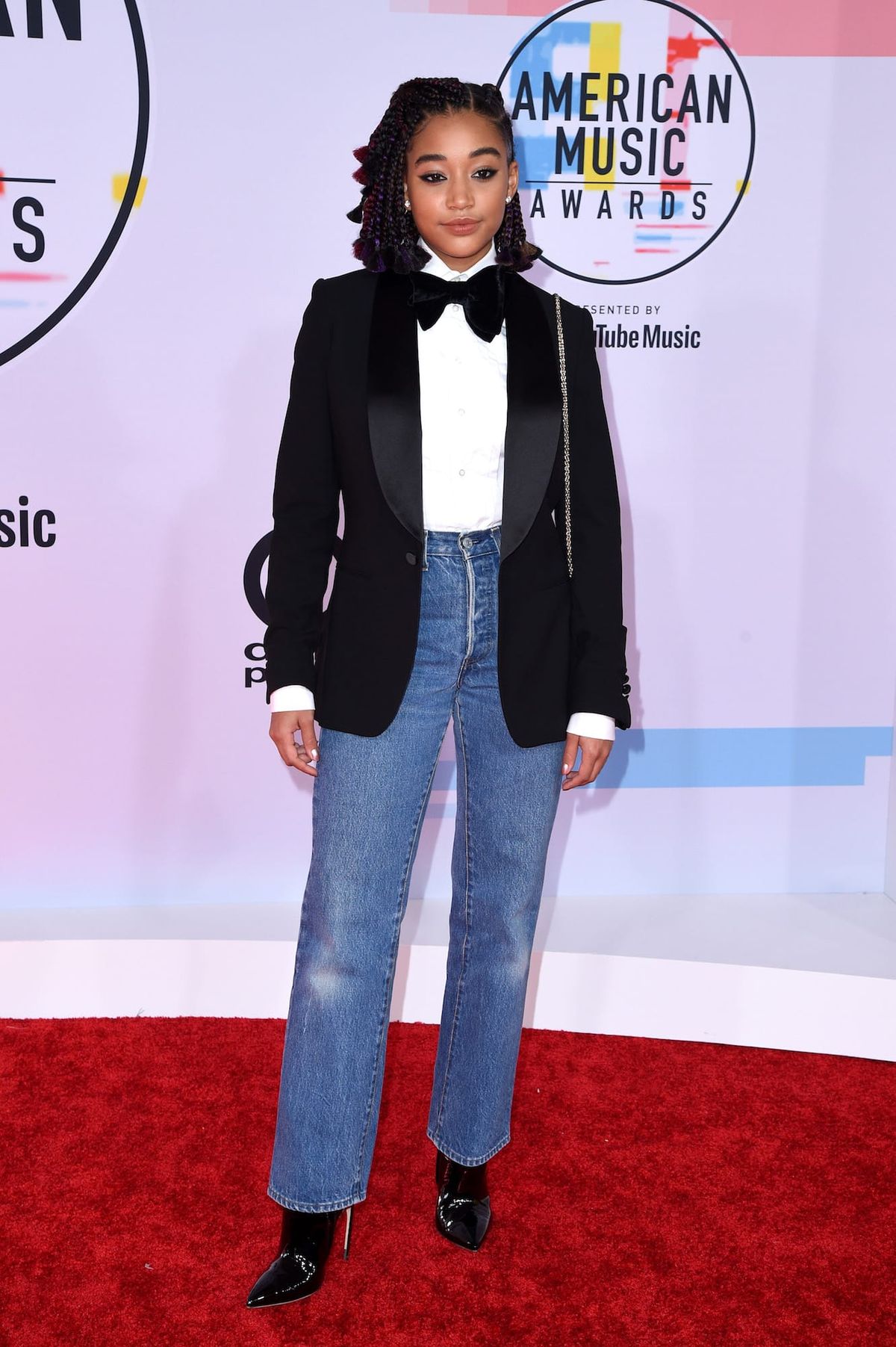 Ladies in Pants at the AMAs